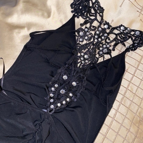 Dress host pick Vacation ready NWOT detailed Open back cocktail black dress US6 - Picture 2 of 9